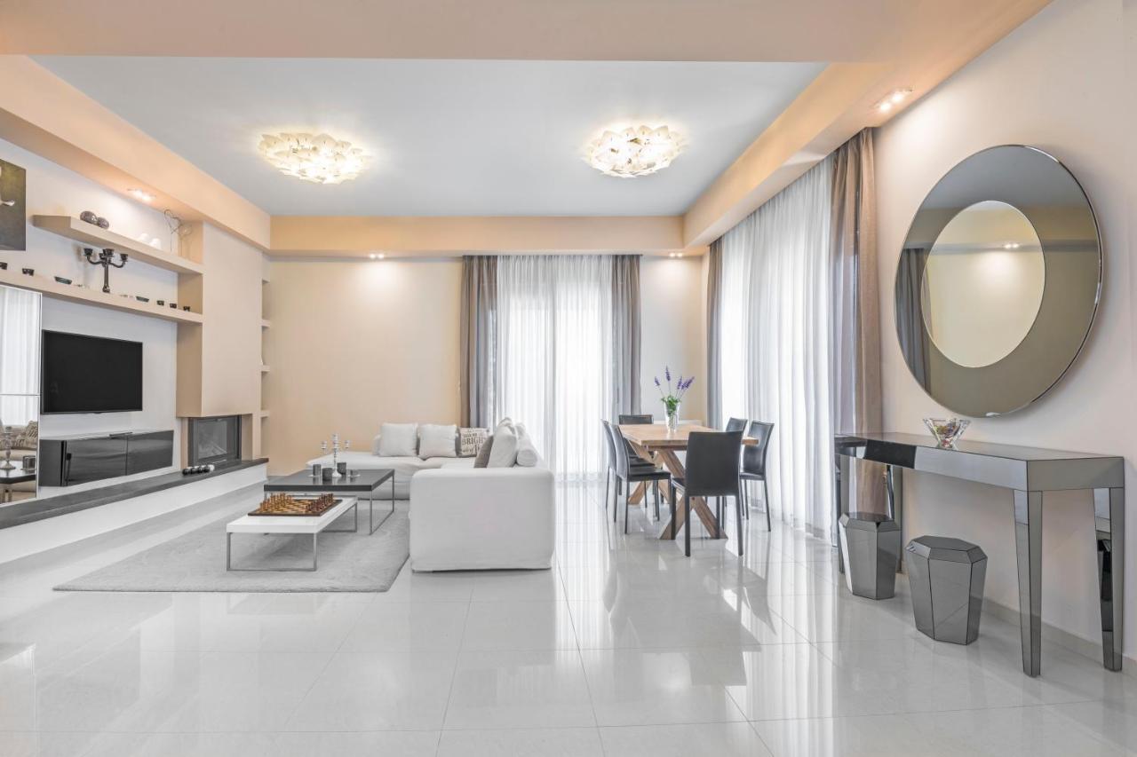 Rainbow Luxurious In Villa